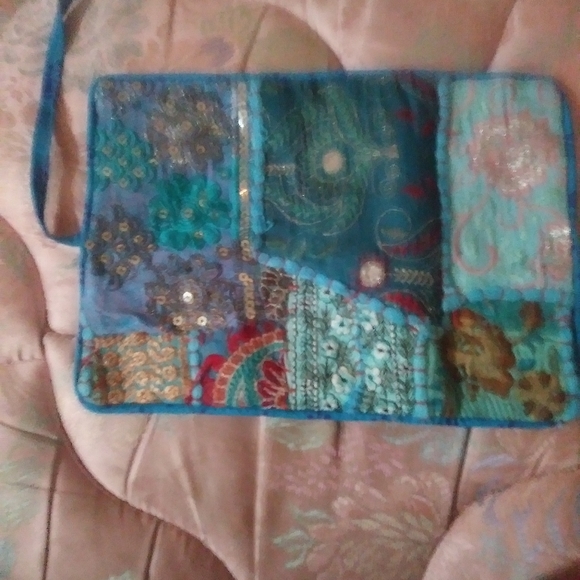 Elegant Fold Purse with 3D design! - Picture 2 of 7